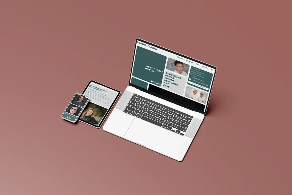 Mockup der Website portaits.wien. Die Seite wird auf drei Geräten gezeigt.